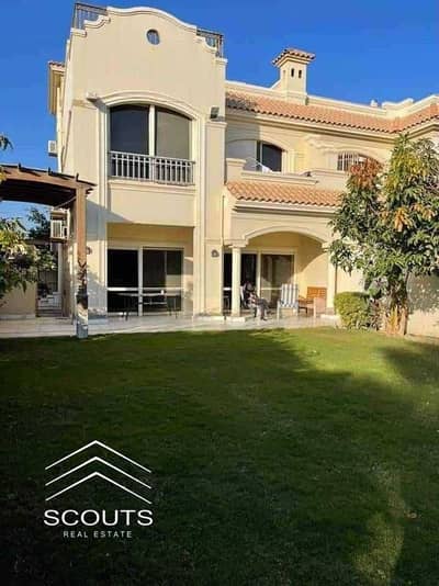 على البحر دايركت شاليه للبيع Fully Finished pool & sea view  فى لافيستا جاردنز La Vista gardens العين السخنه بجوار بورتو وتلال