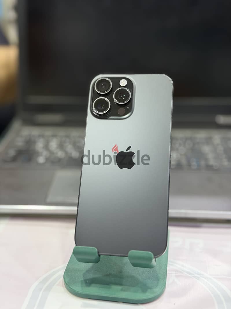 Apple - iPhone 16 Pro Max 3