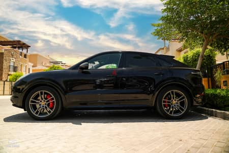 Porsche Cayenne GTS Coupe 2022 \بورشه كايين جي تي اس كوبيه 2022