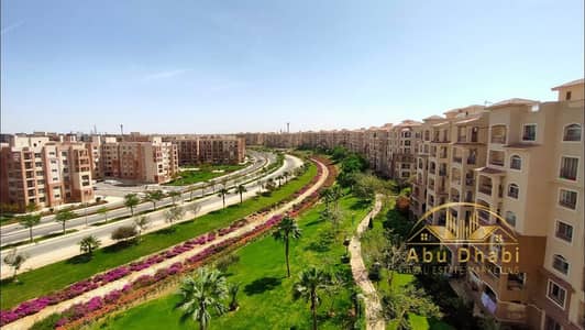 شقه 175 م للايجار بمدينتي B2  اطلاله مميزه علي مجري السيل مباشر