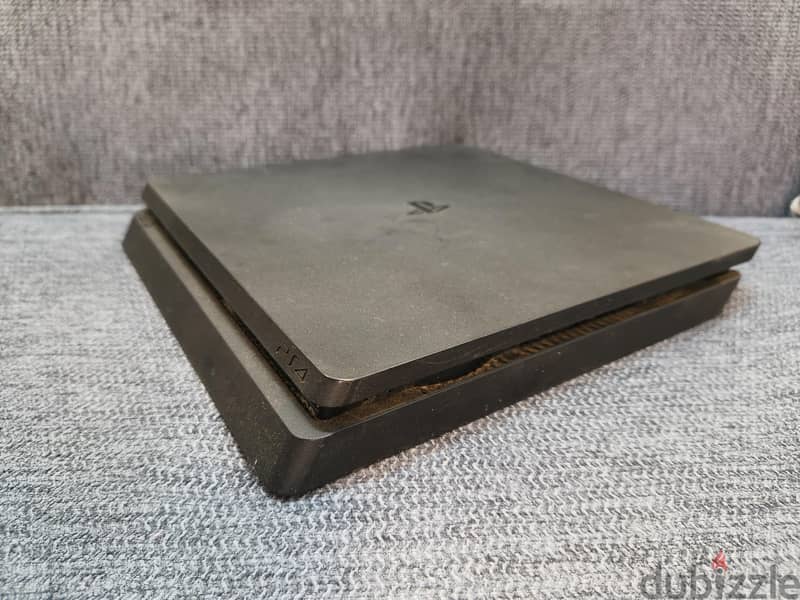 playstation 4 slim 1