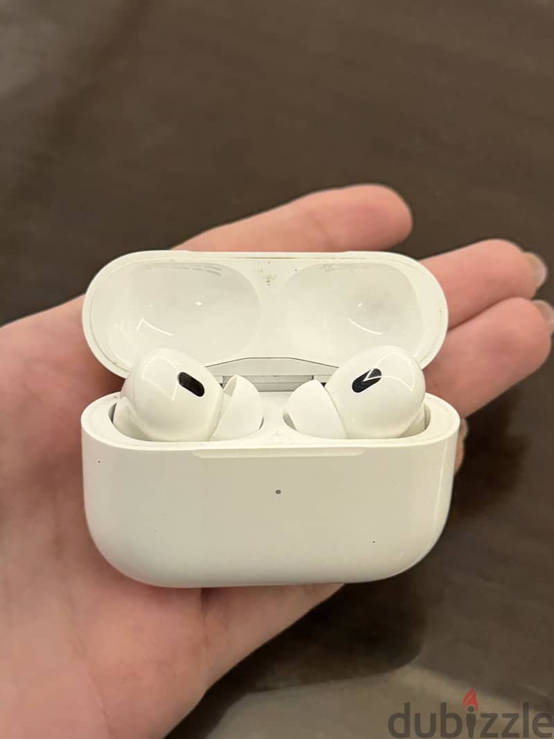 AirPods Pro 2 fairly used. 2
