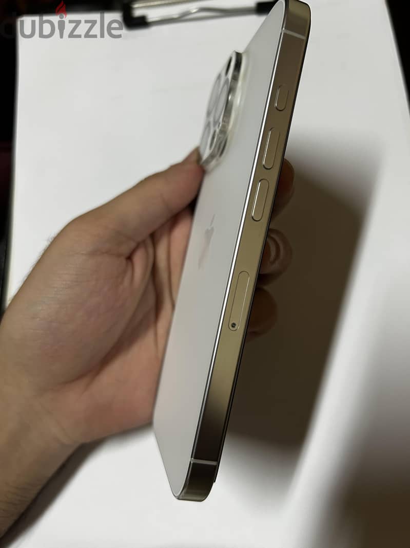 Apple - iPhone 16 Pro 2