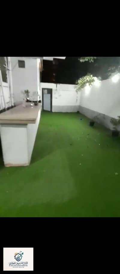شقه للايجار الفاضي بثكنات المعادي دور ارضي بحديقه مدخل خاص