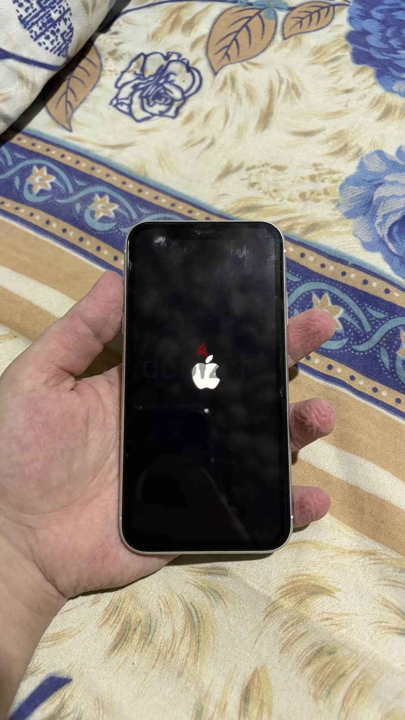 Apple - iPhone XR 1