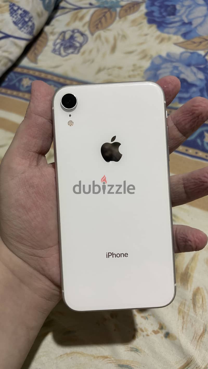 Apple - iPhone XR 4