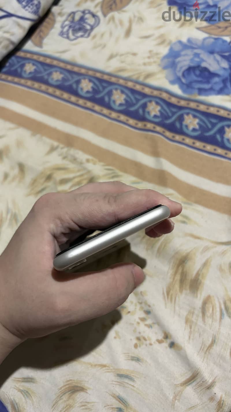 Apple - iPhone XR 6