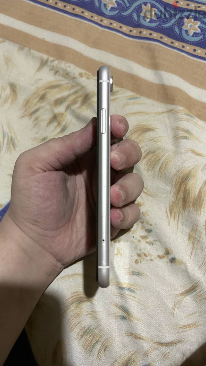 Apple - iPhone XR 8