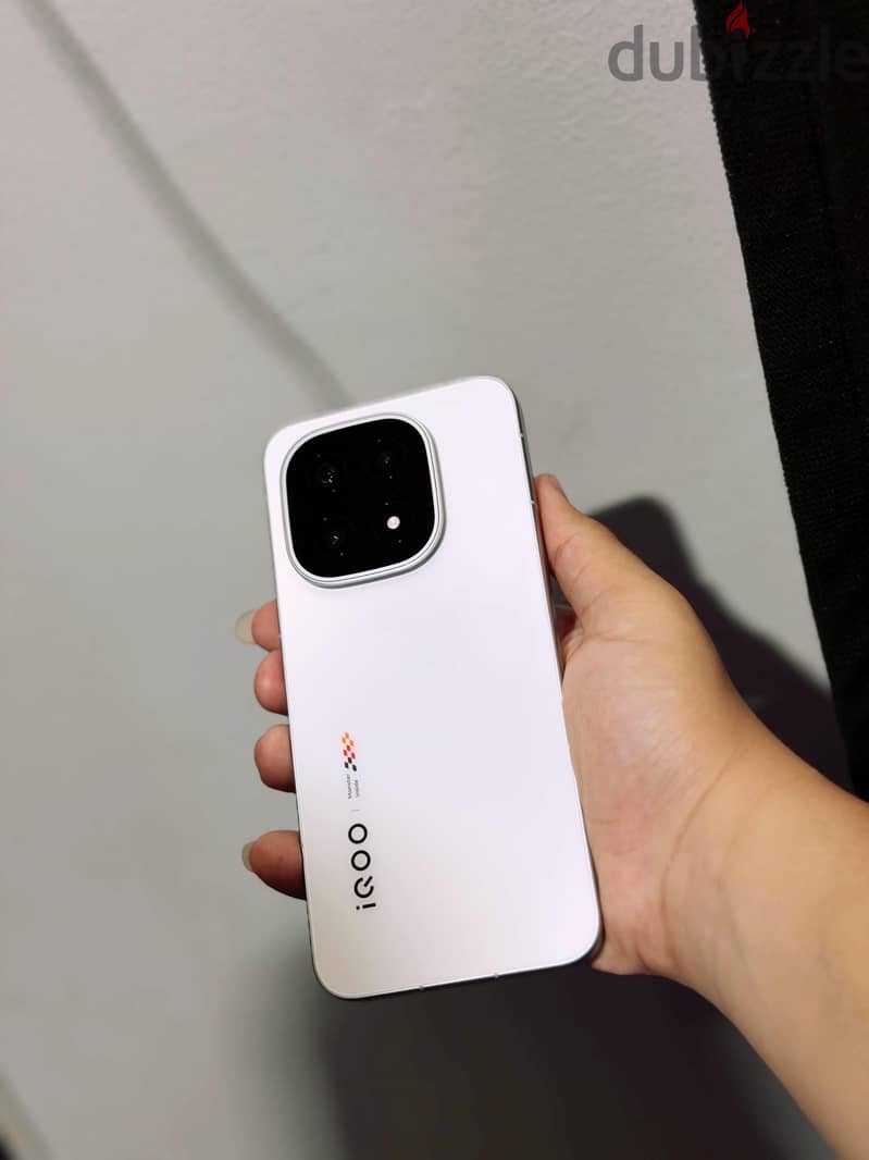 Vivo IQOO 15 3