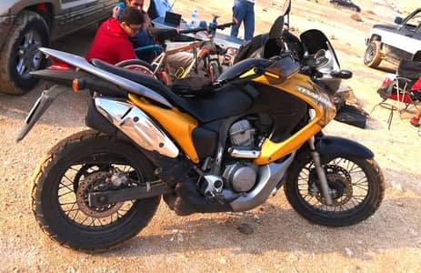 هوندا ترانس ألب HONDA TransAlp ٧٠٠ سي سي موديل ٢٠٠٨ عداد ٥٣ ألف لقطه