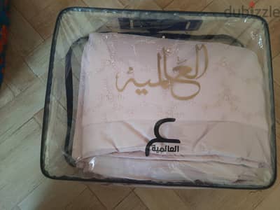 للبيع مفرش سرير مكون من ٦ قطع
