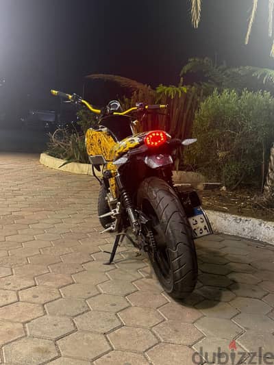 v max 250
