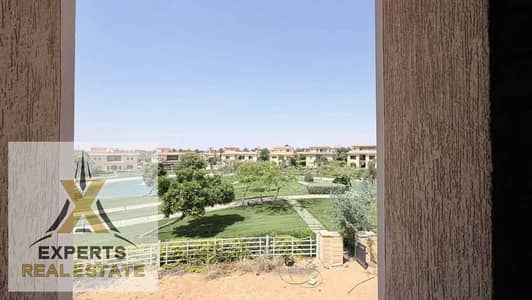 فيلا مستقله مباني 400م وارض كبيره 900م للبيع في مدينتي فيو البحيرات بأفضل المواقع