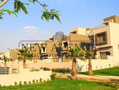 Ready-to-Move Family Home with Roof & 4 Master Bedrooms for Sale in Palm Hills New Cairo at an Attractive Price