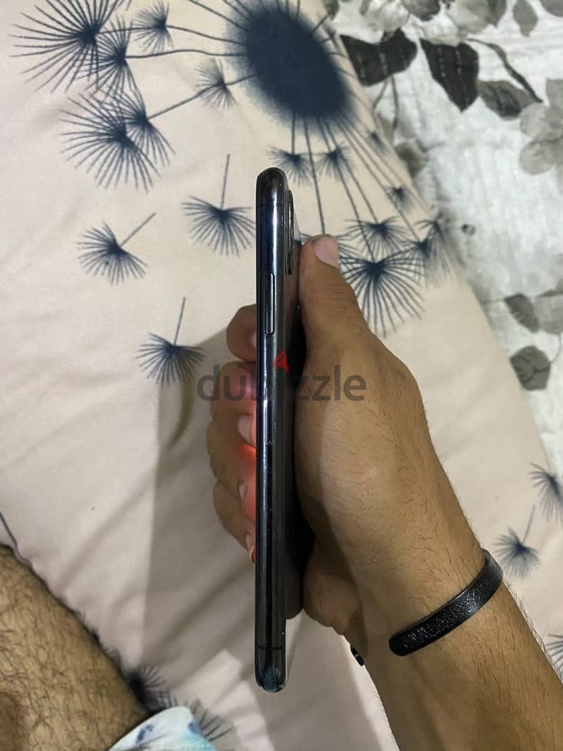 Apple - iPhone X 5