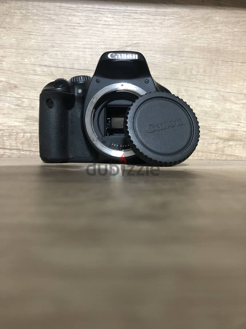 Canon EOS 550D + 18-55 mm kit lens 3