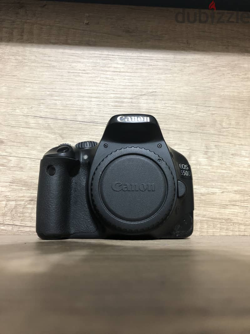 Canon EOS 550D + 18-55 mm kit lens 4