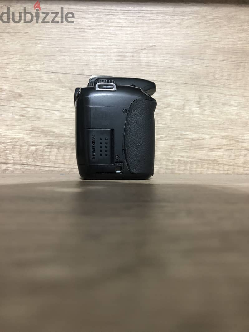Canon EOS 550D + 18-55 mm kit lens 7