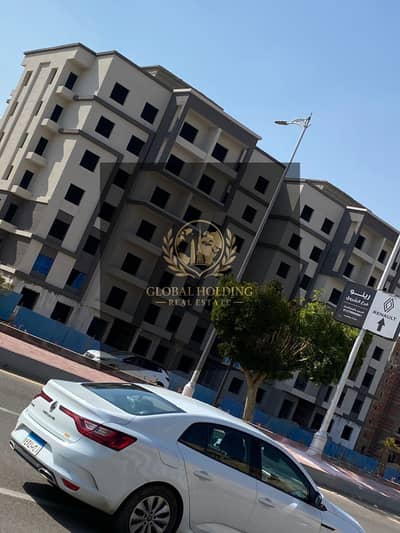 ارخص سعر شقه 3 غرف للبيع متشطبة بـ لوكيشن مميز  في الشروق امام مدينتي مباشره او متاح تقسيط علي 10 سنين