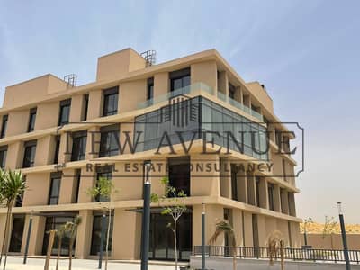 مكتب للإيجار في District 5  لشركة Marakez بالقاهرة الجديدة  مساحة ٧٧ متر مربع بمدخل خاص