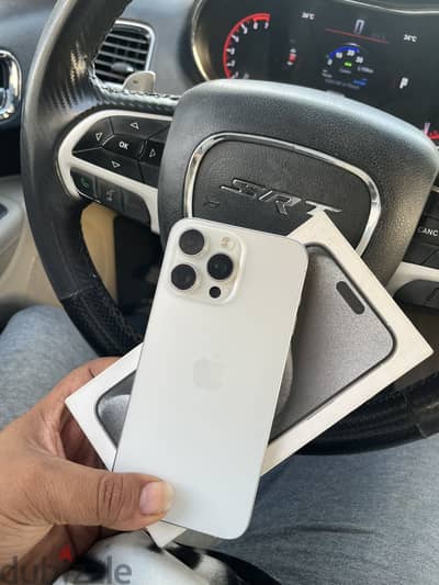 iPhone 15 pro max 256 GB battery 90% علبه كامله ومعفي ضريبه لون ابيض