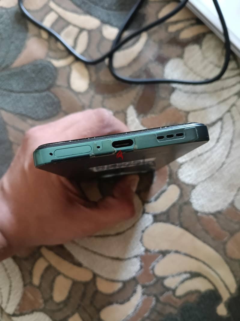 OPPO Reno12 F 4