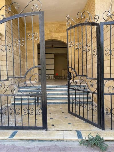 For sale in Gardenia Heights 1 - New Cairo with a front and sea view, semi-finished, immediate receipt.