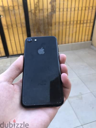 ايفون 7 مساحة 128