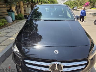 Mercedes-Benz B-180