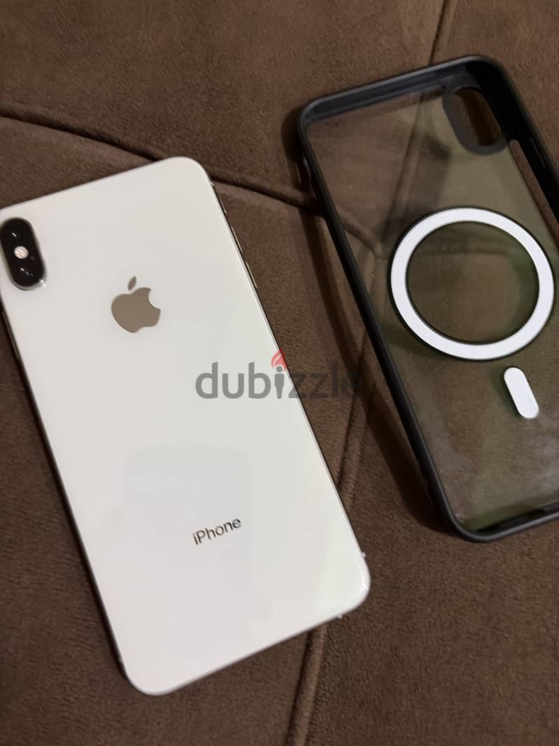 Apple - iPhone XS Max 1