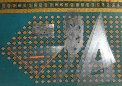 أدوات إعدادى هندسة + أدوات معمل كيمياء بسعر زهيد