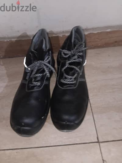 safety shoes حذاء سفتى