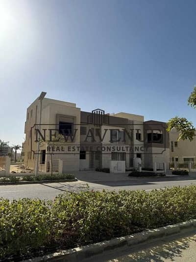 فاميلي هاوس كورنر استلام فوري في بالم هيلز القاهره الجديده palm hills new cairo  بسعر مناسب
