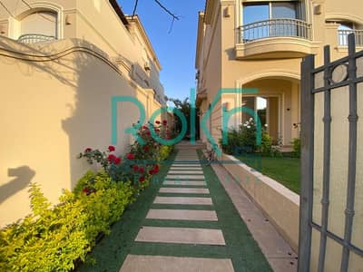 Luxury Quadro for Sale in Patio 6 by La Vista