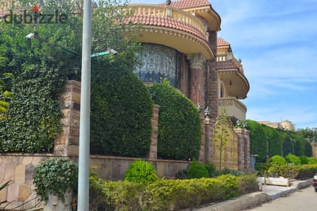 فيلا فاخرة للبيع (674م) مسجلة شهر عقاري بحمام سباحة وجاكوزي 