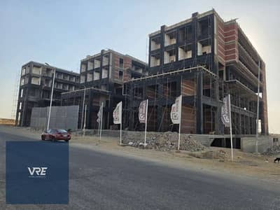 عياده للبيع 33 متر متشطبه بالكامل مباشر على محور الحريه مدينة الشروق