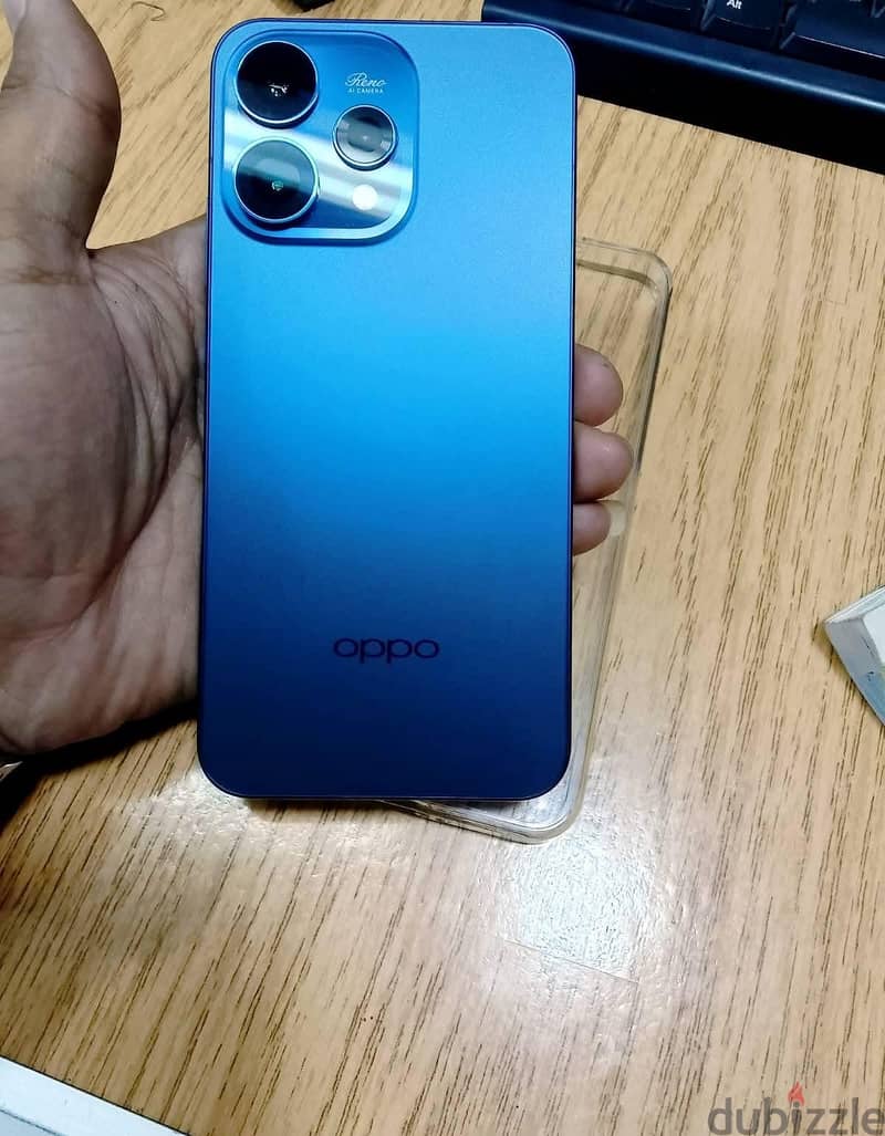 OPPO Reno 15 4