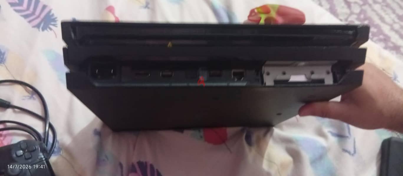 playstation 4 pro 3