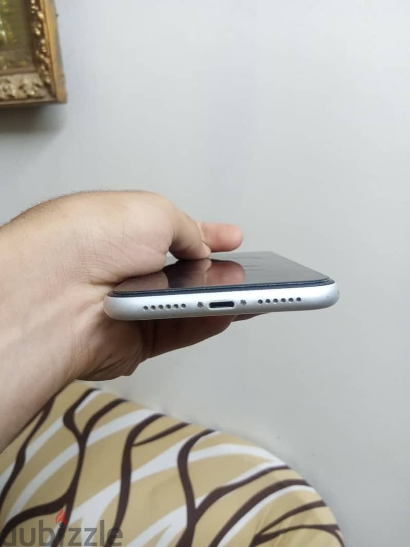 Apple - iPhone XR 3