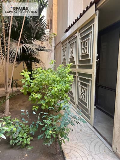 Luxury finishing with a private garden of 80 square meters, duplex 380 square meters with a private entrance, in front of Dusit Hotel. Luxury and upscale living in the Fifth Settlement.