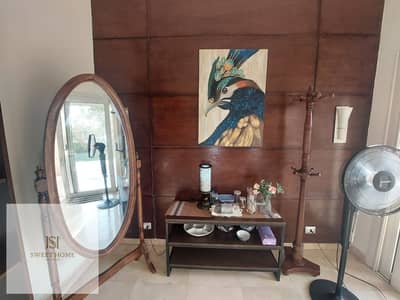 Apartment for rent in The Village at a special price, plus a private garden