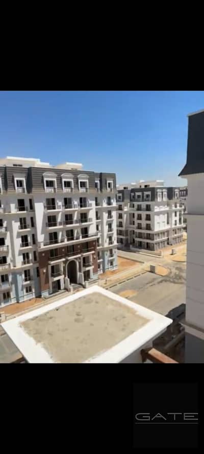 lowest price RTM 2 beds- corner- mountain view i city october