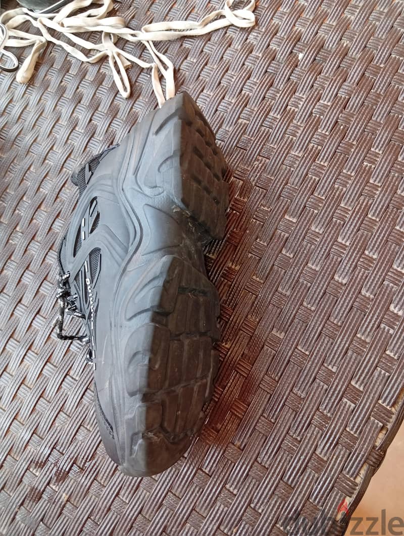 running shoes 1