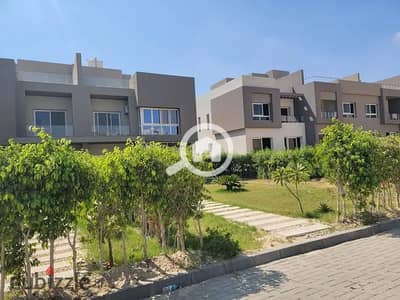 Move in immediately! A ready-to-move-in townhouse villa in Etapa, in the Golden Square, opposite Al Rabwa, in Old Sheikh Zayed.