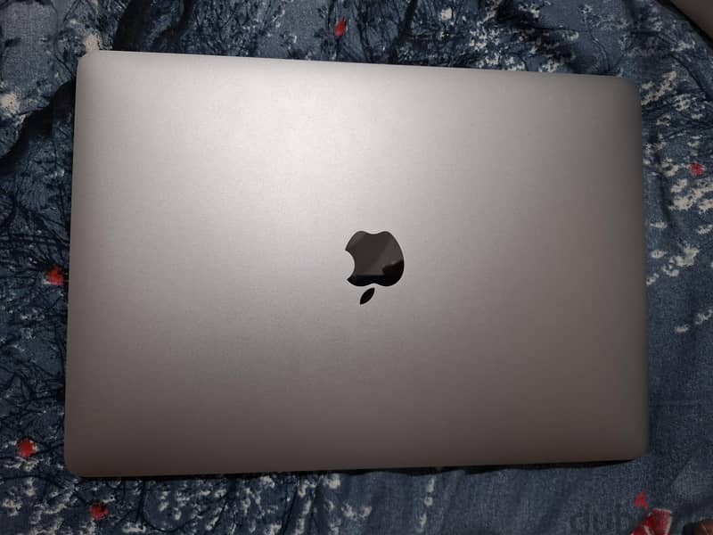 Macbook Pro 2019 with Full Box like new 3