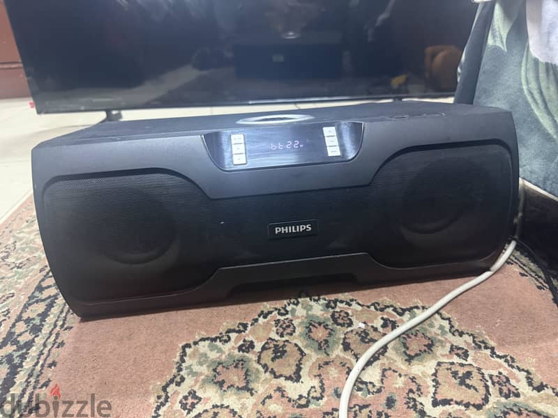 Philips multimedia speaker 1