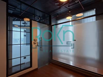 مكتب مفروش و مجهز بالكامل فى بارك ستريت Fully furnished and equipped office in Park Street,