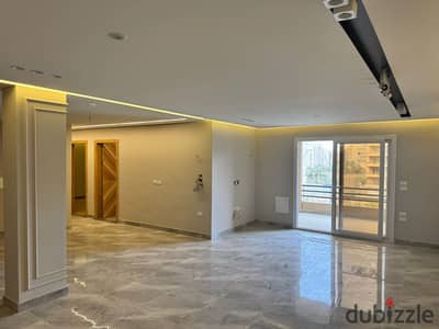 شقة ايجار في كمبوند ذا سكوير ، بالمطبخ والتكييفات ، دور متكرر ، الترا سوبر لوكس
