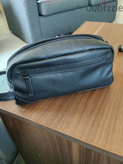 black hand bag