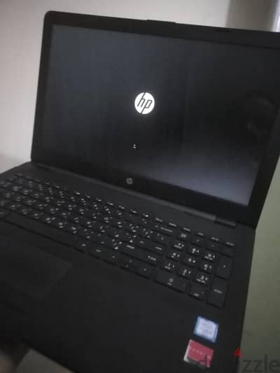 Hp 15 بكارتين شاشه Core i3 جيل سادس screen 15.6 حاله وبطاريه ممتازه